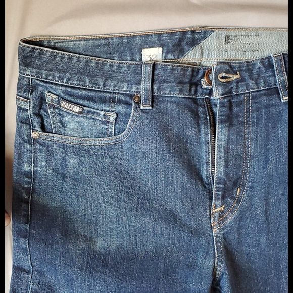 Mens Volcom "Blackbart " jeans - Picture 2 of 3